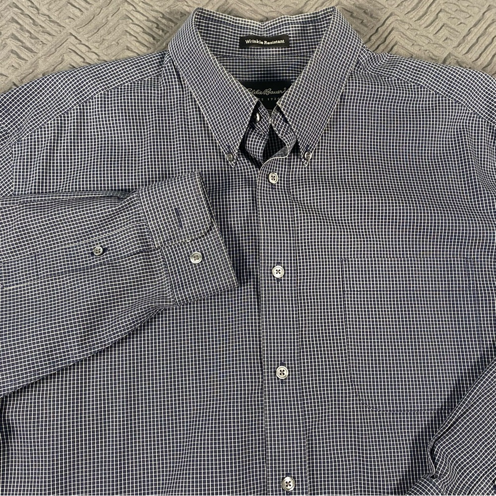 Eddie Bauer Men’s Button Down Shirt Size Large Wrinkle Resistant
